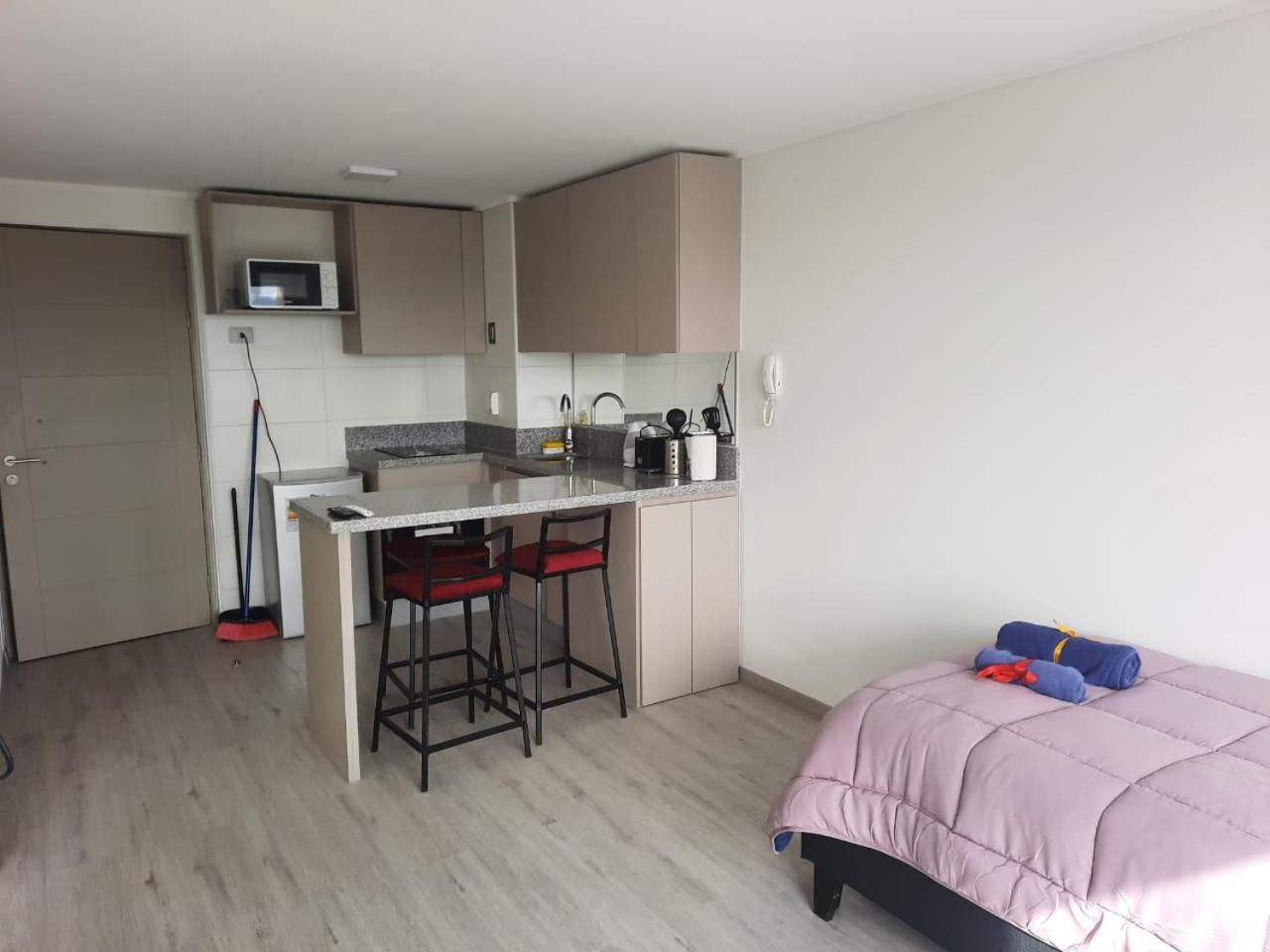 STEPKE: 2 AMBIENTES C/BALCON