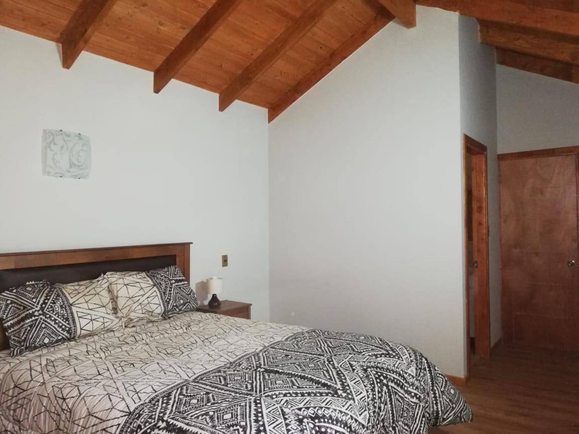 Preciosa Casa en Parcela con chimenea 3d 2b