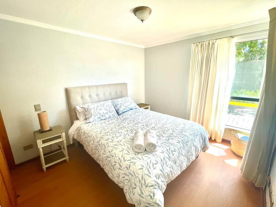 Airbnb en frente del lago y cercano al centro!