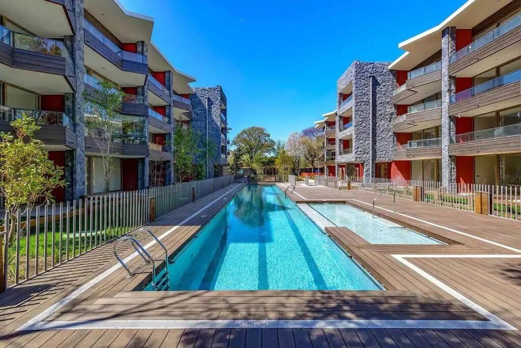 Hermoso apartamento con piscina cercano al centro
