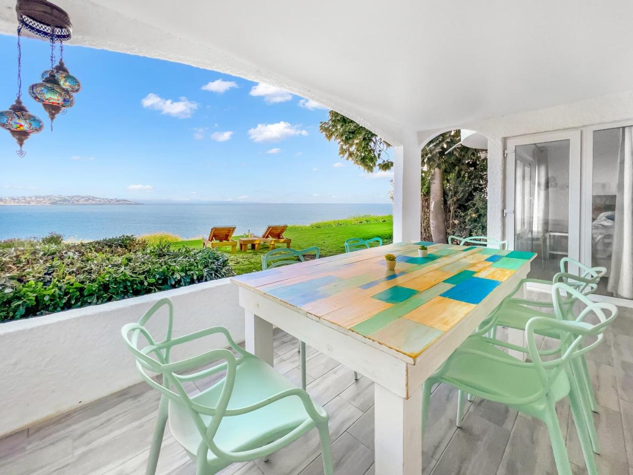 *1era L�nea 1er Piso* Jard�n, Playa, Piscinas (2p)