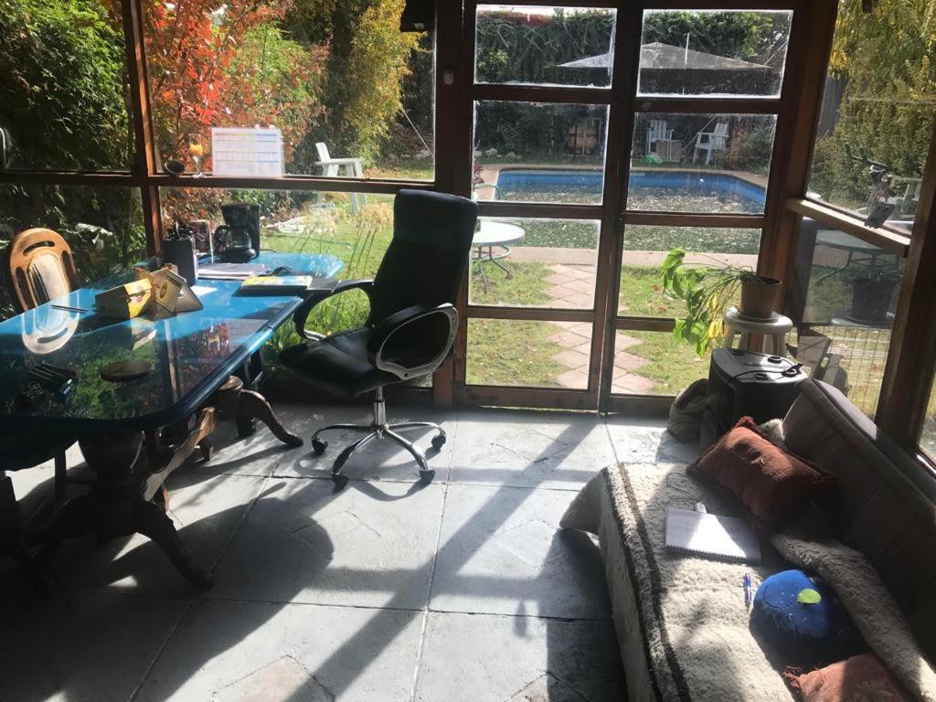 C�modo c�ntrico con estacionamiento privado