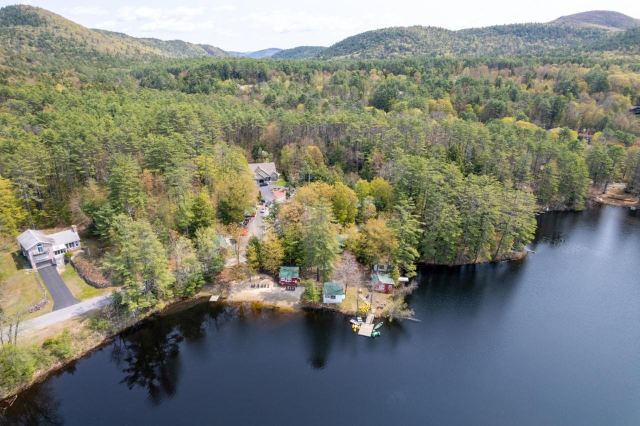 Image: Hide-A-Way Waterfront Cottages