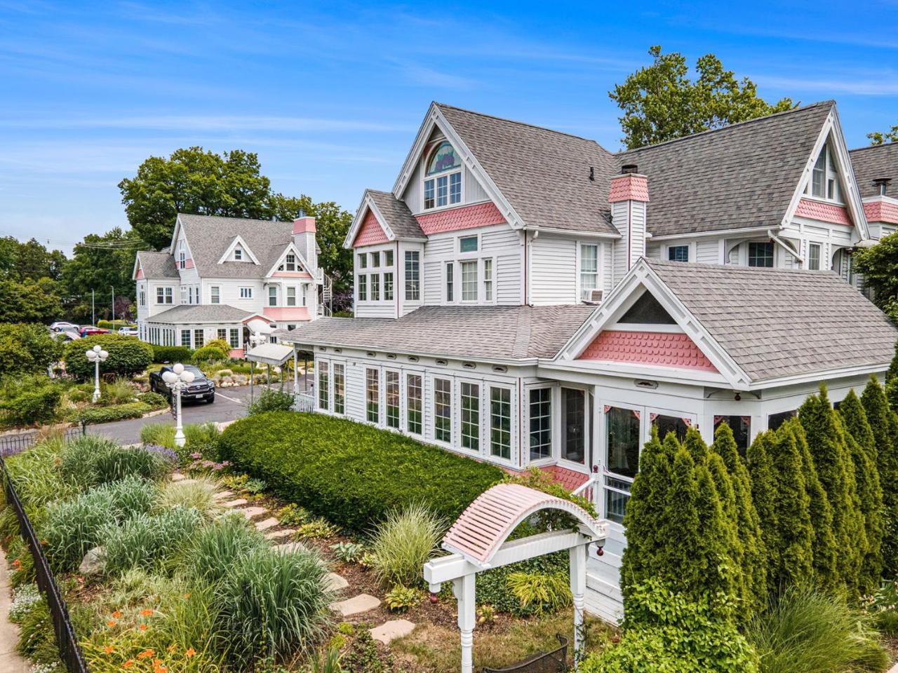 Yelton Manor Bed and Breakfast