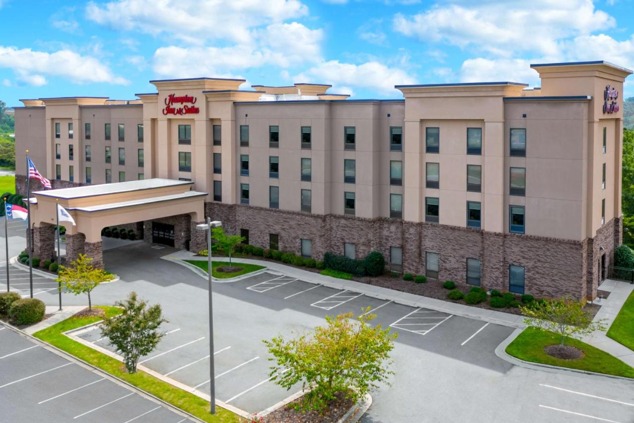 Image: Hampton Inn & Suites Winston-Salem/University Area