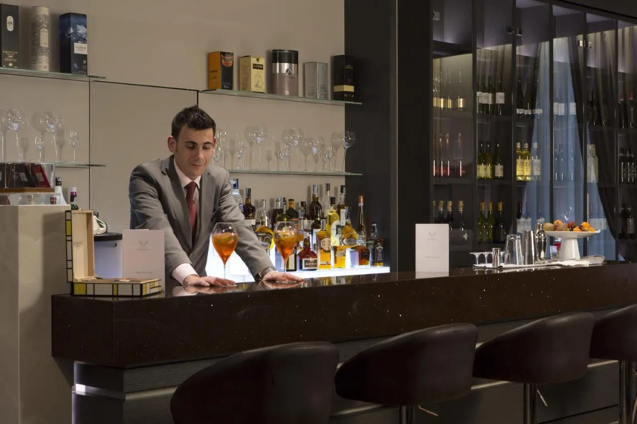 Une image du bar de l'Hôtel Spadai.
