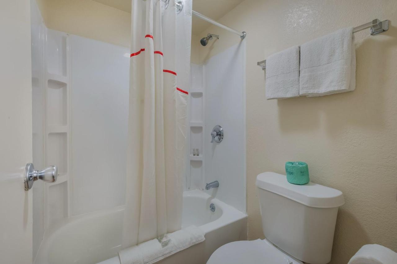 Image: Red Roof Inn Atlanta South - Morrow