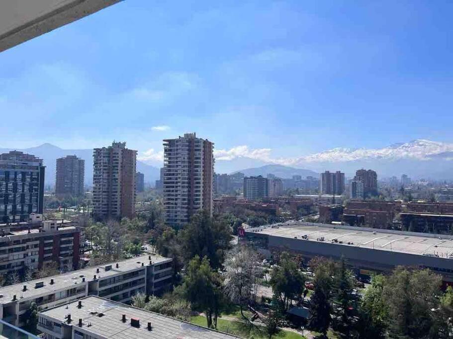 En Los Militares Lindo depto 1D