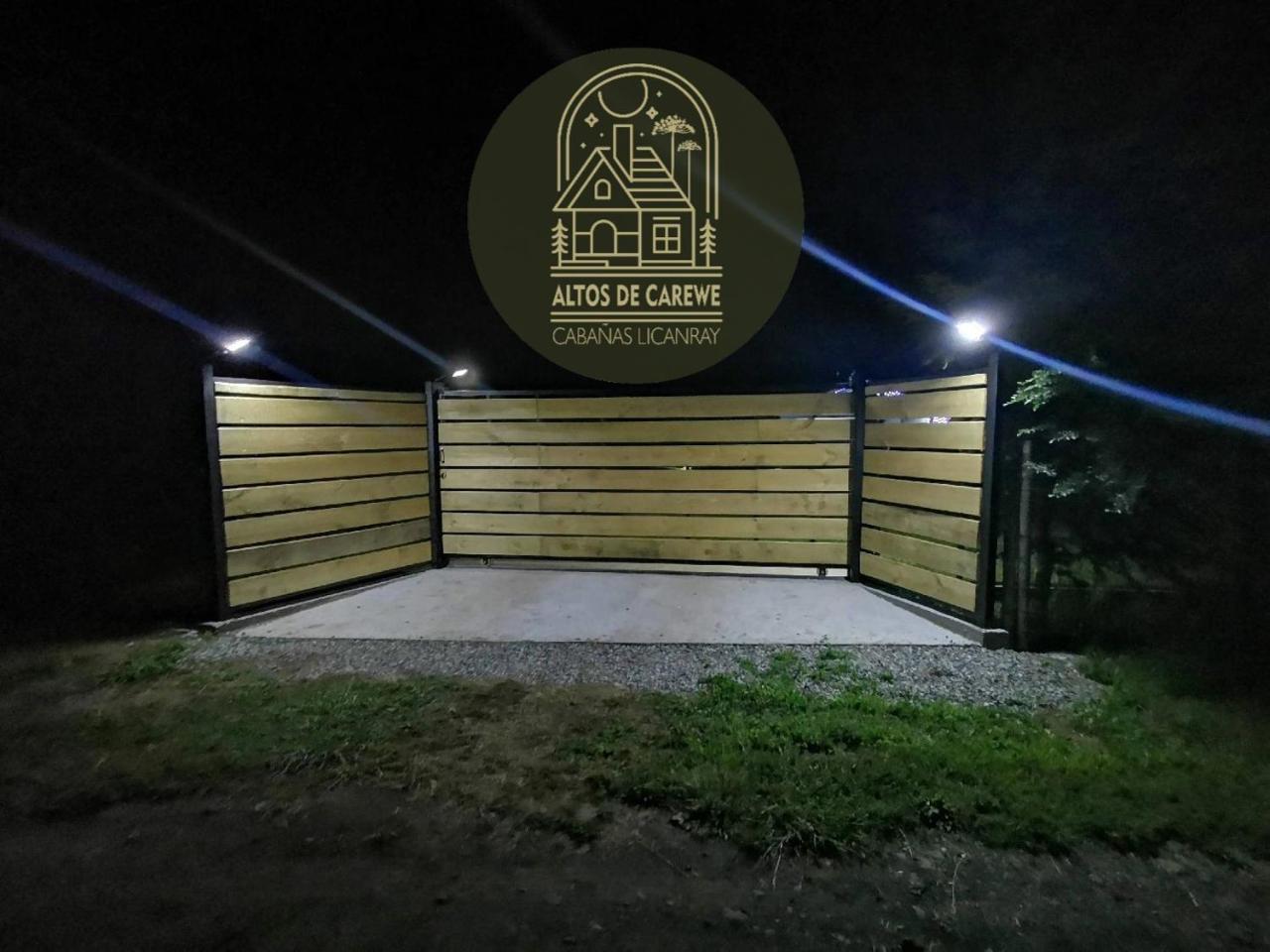 Caba�as Altos de carewe , Lican Ray chile