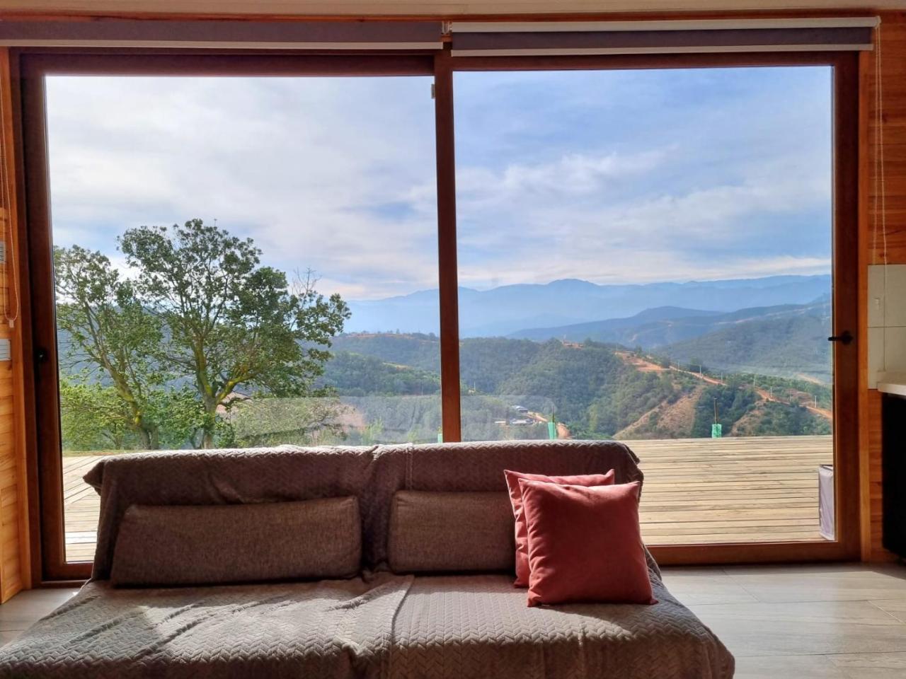 Mini casa en lo alto de la monta�a