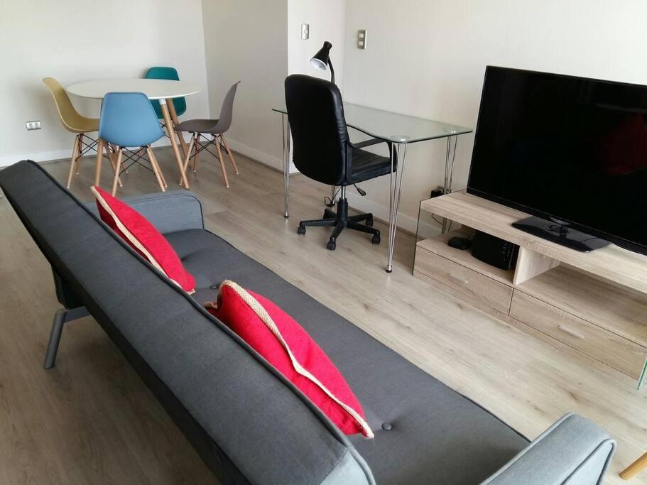 Full apartment close to the metro