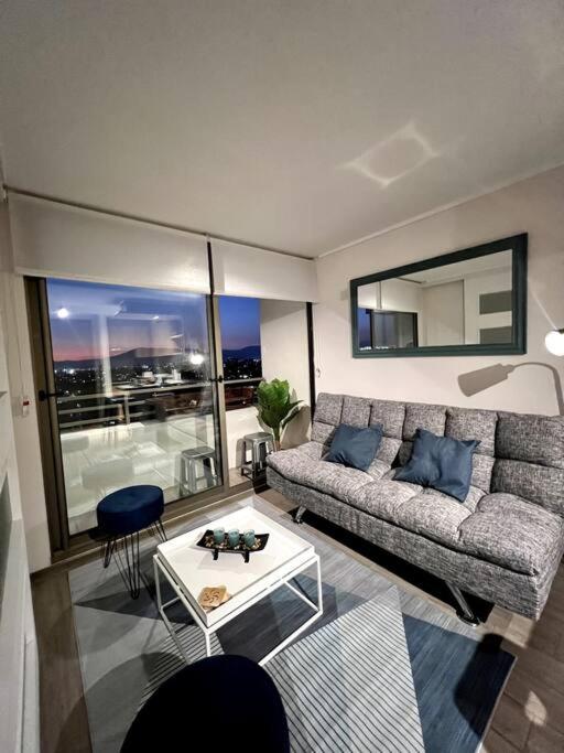 SANTIAGO CENTRO, METRO LOS HEROES, hasta 4 personas.