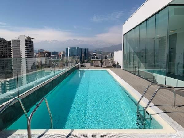 Habitaci�n 2 camas + ba�o privado en Las Condes