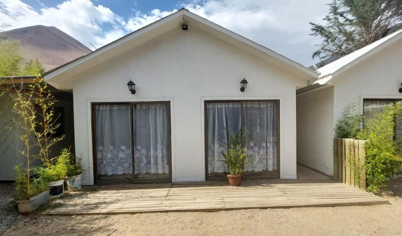 Caba�as Imperio Pisco Elqui