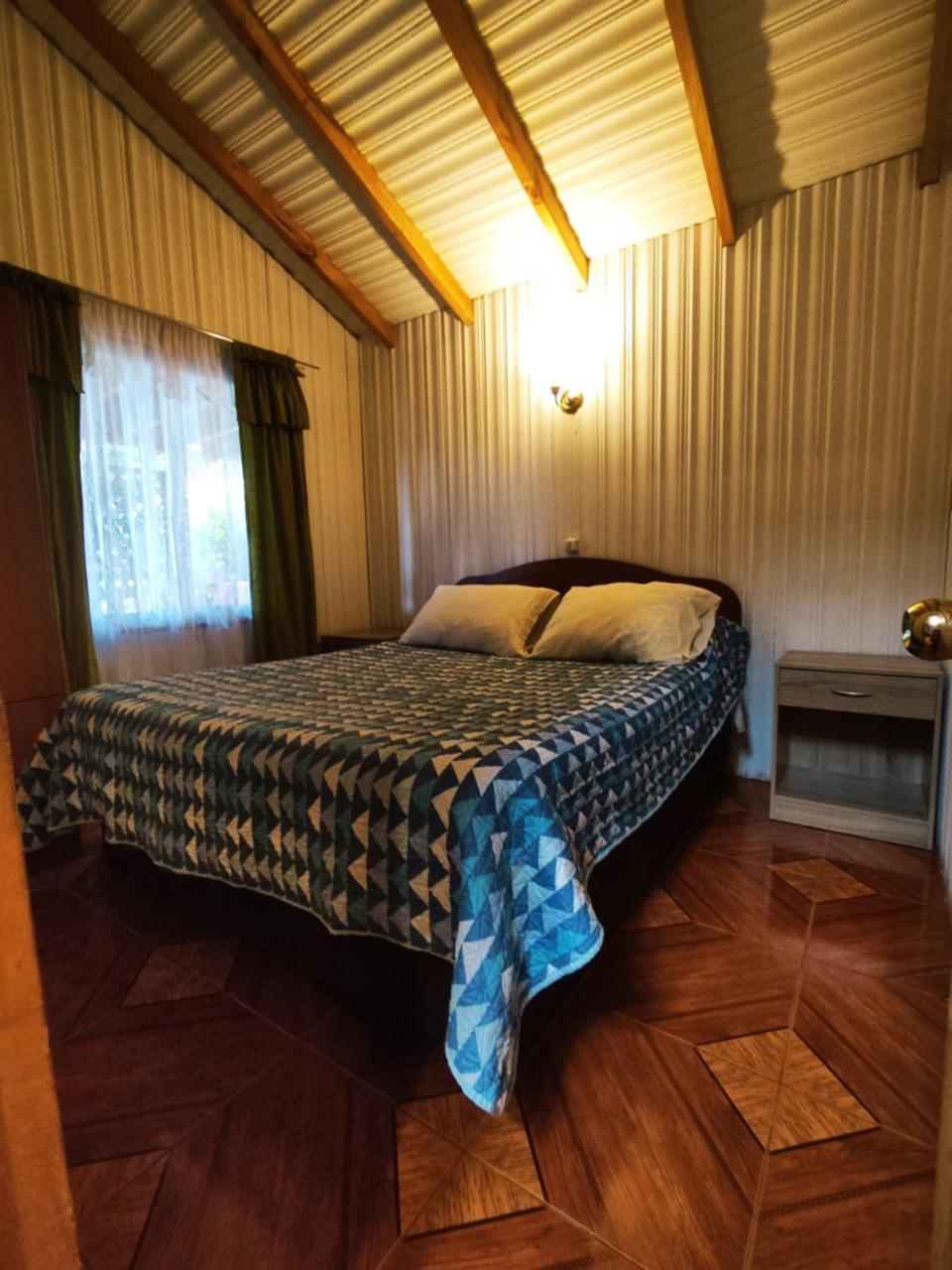 Caba�a la Araucaria