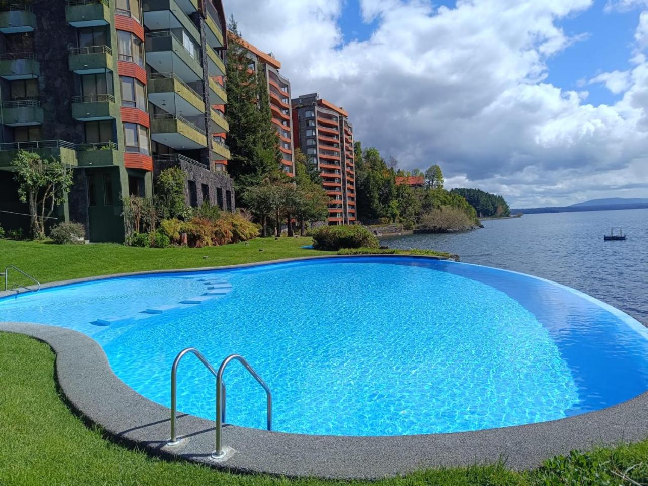 Exclusivo condominio en Puc�n