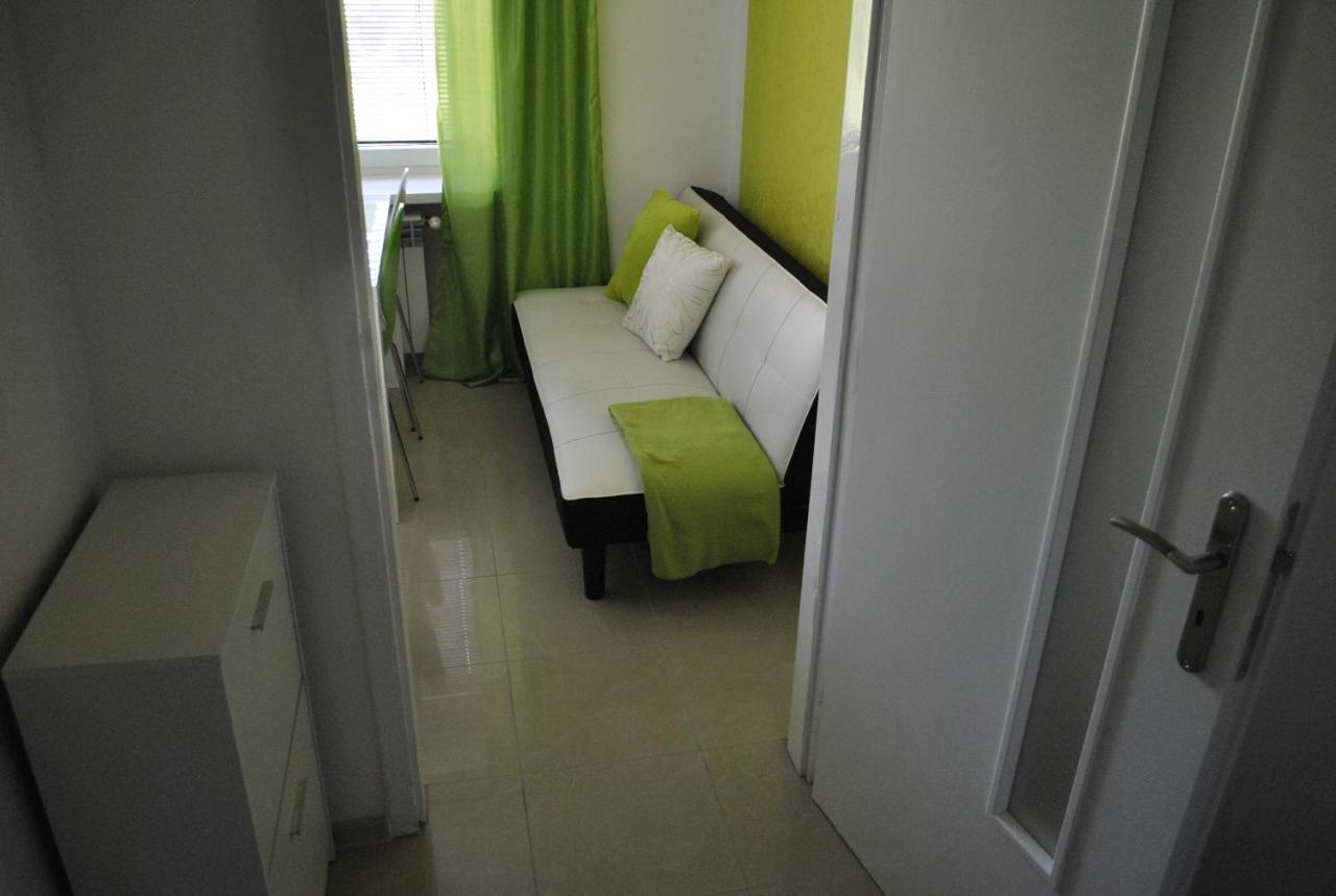 Jesenna - Housity
