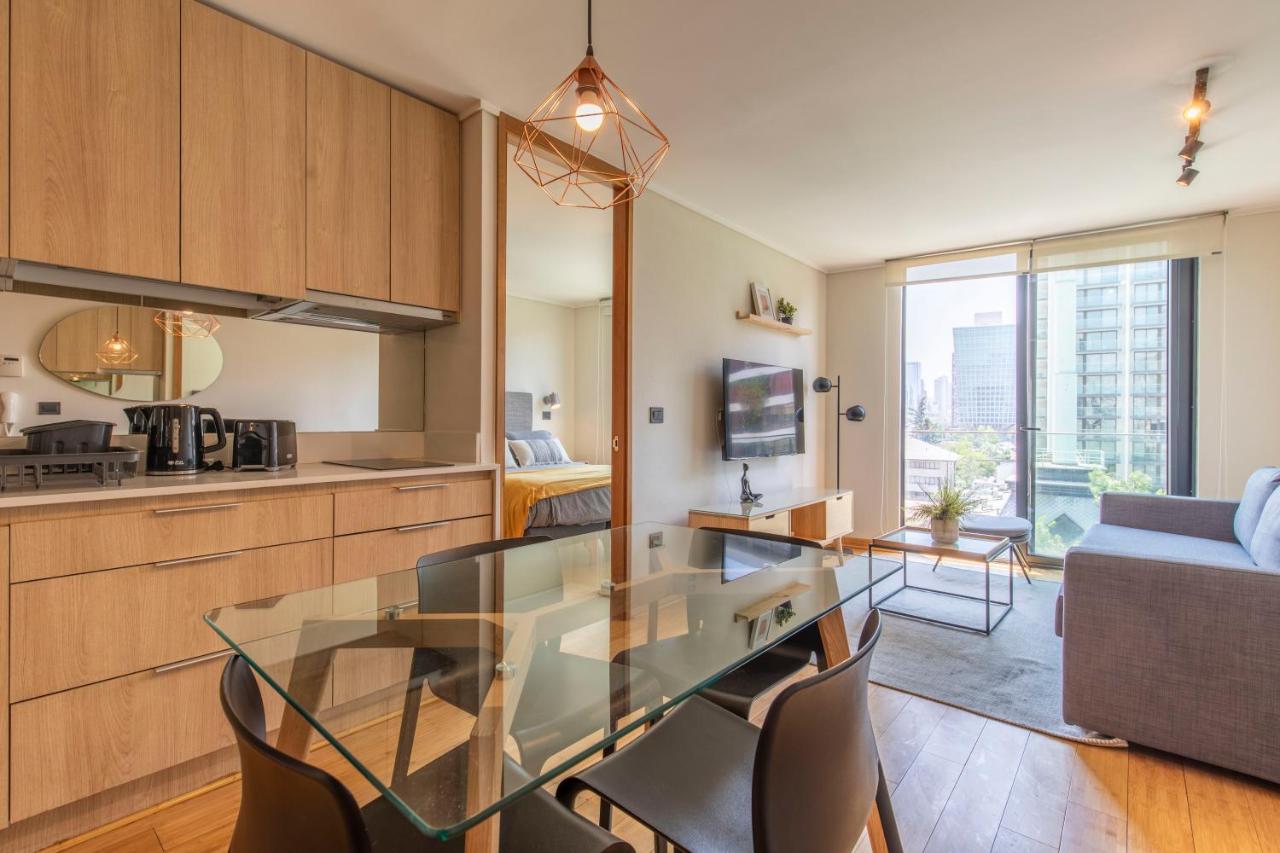 Piscina, metro, centro comercial, parking m1