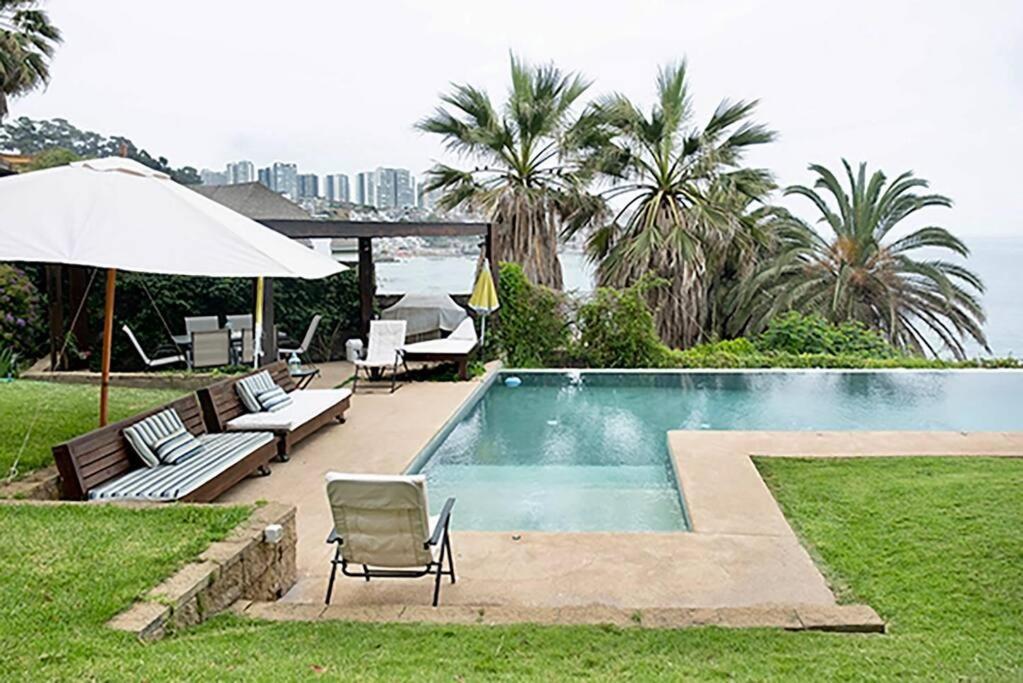 Preciosa casa frente al mar