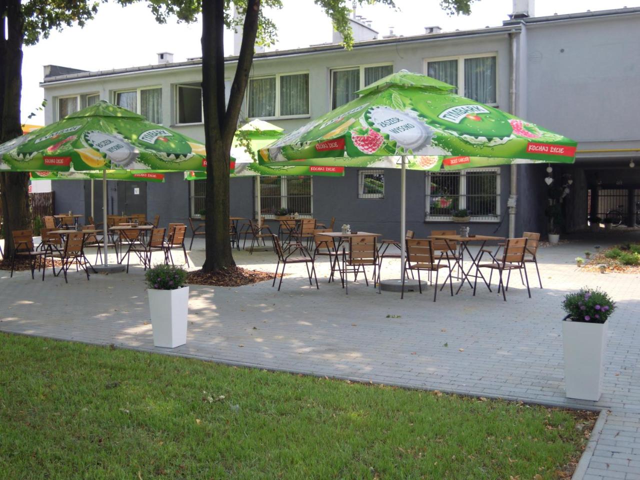 Pokoje pracownicze -La Strada - Housity