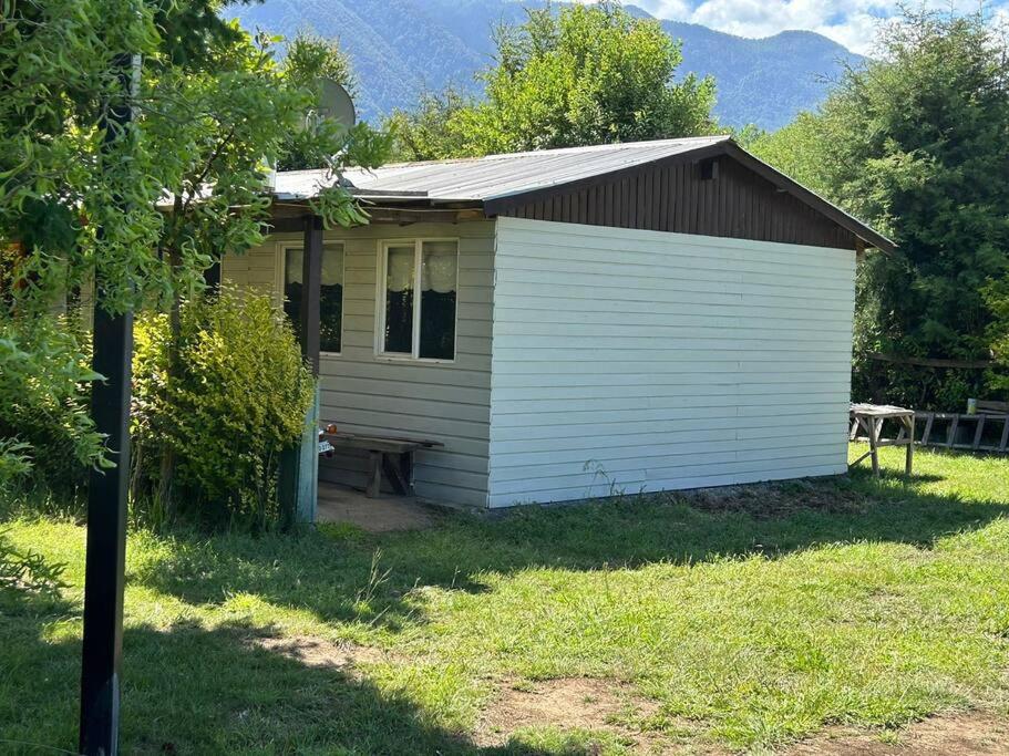 Caba�a camino a Caburgua