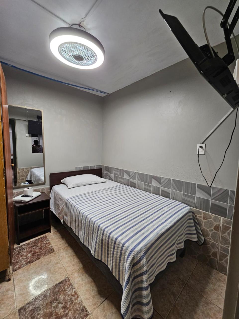 Hostal 921 apocento