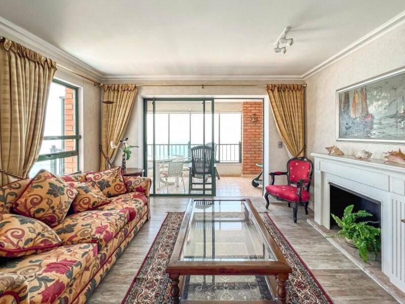 Amplio y Acogedor departamento frente al mar y a pasos del Mall