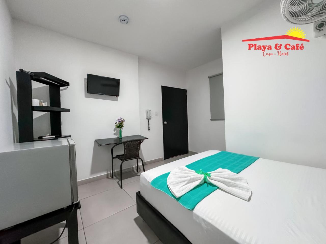 Image: Hotel Playa y Café