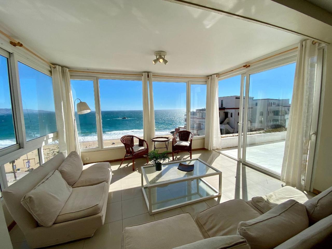 Departamento con vista al mar en Re�aca.