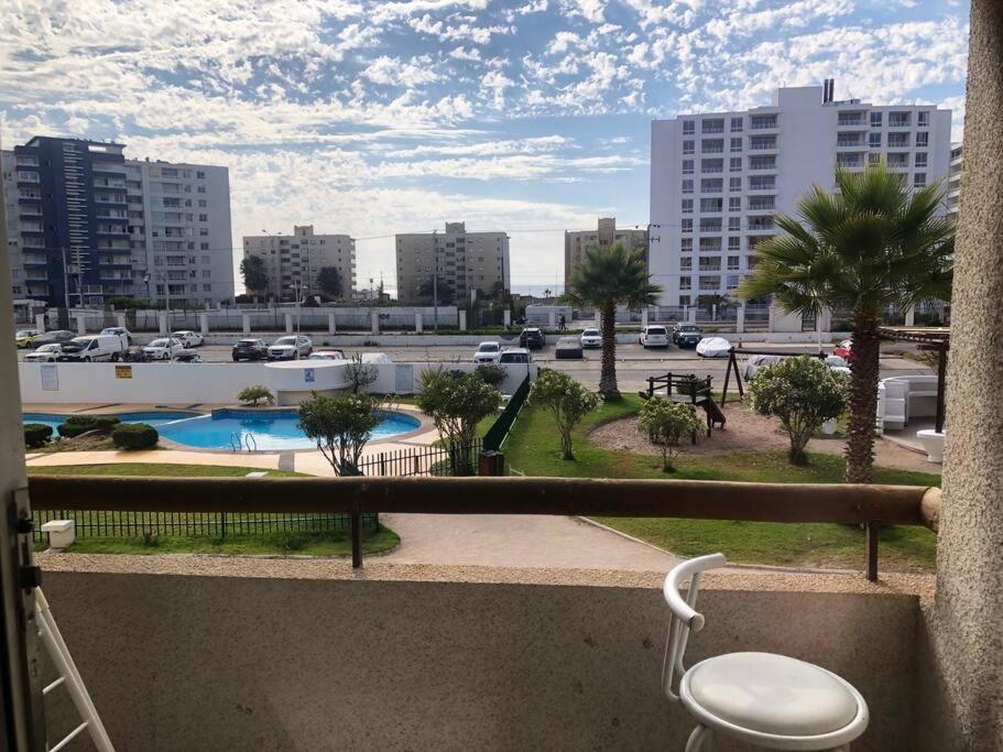 Vacaciones so�adas La Serena piscina y mar