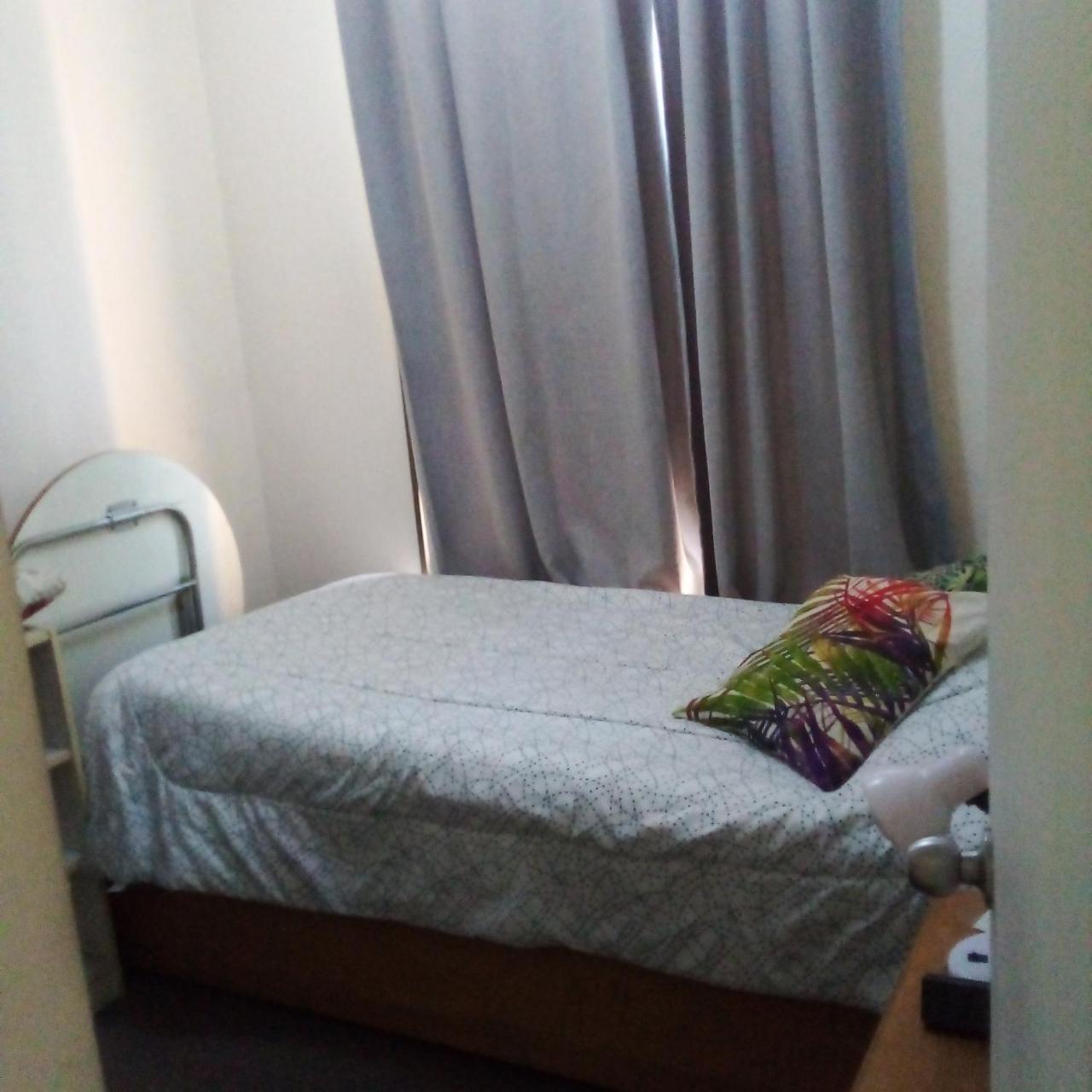 C�ntrica habitaci�n individual, ba�o compartido