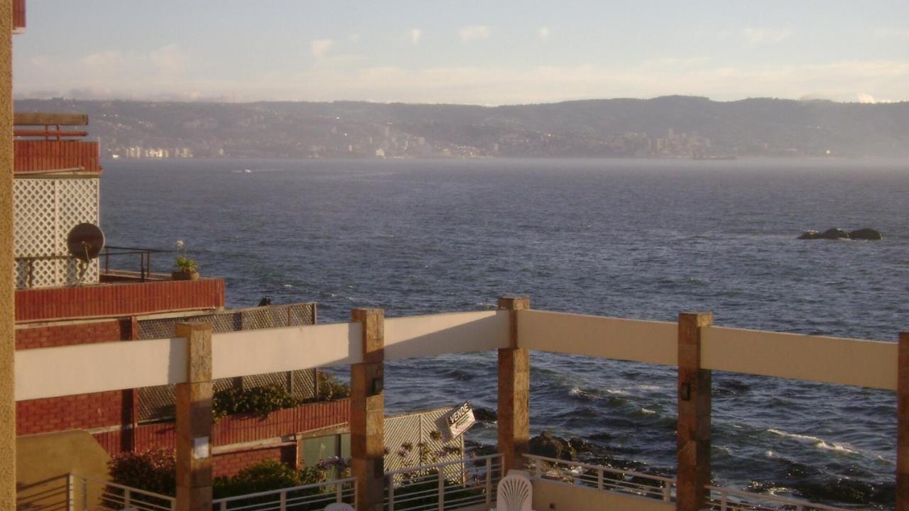 Re�aca av Borgono 9-710-97-8-9-9