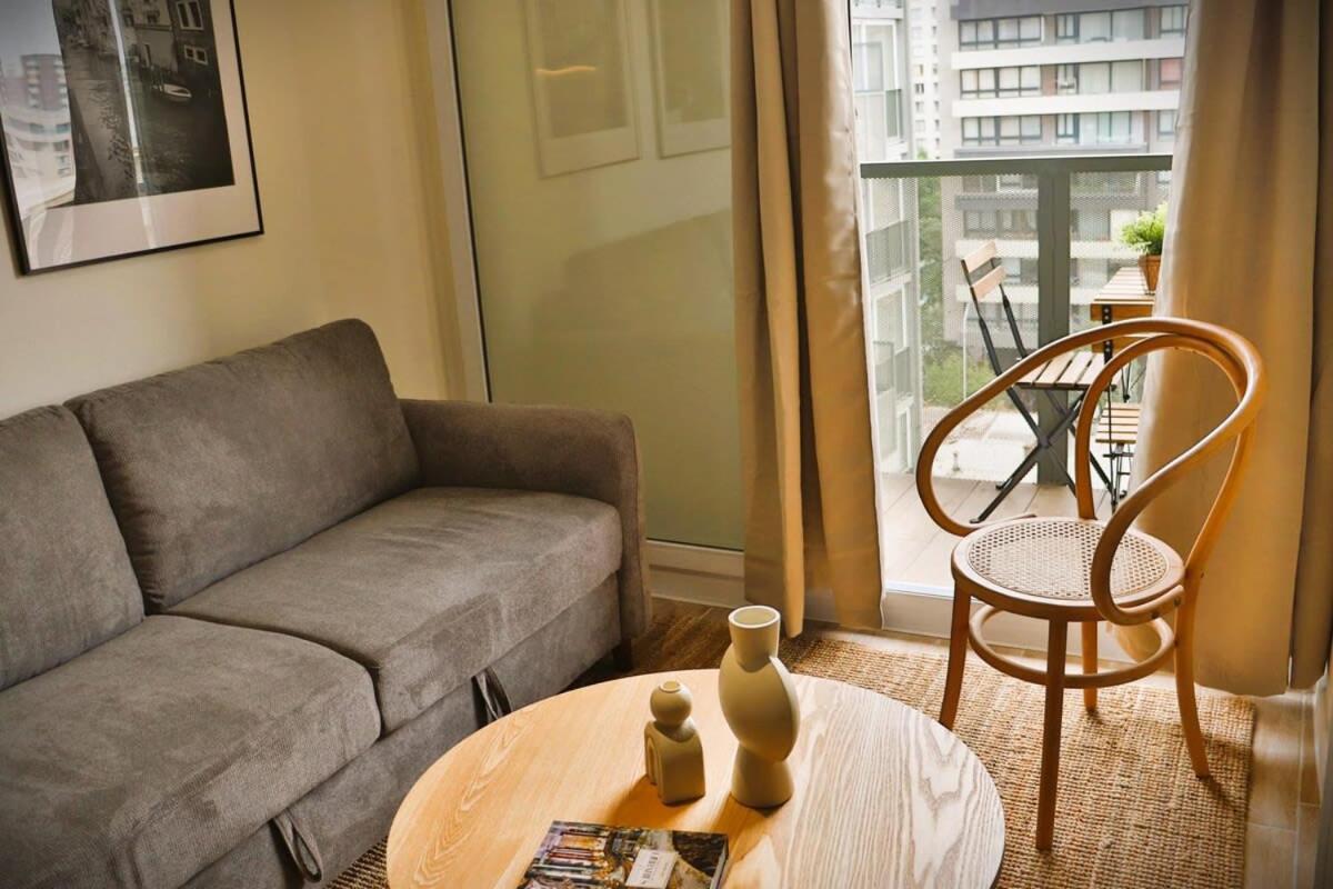 Luminoso Depto 1D1B 2PAX con Terraza Servicio HOM