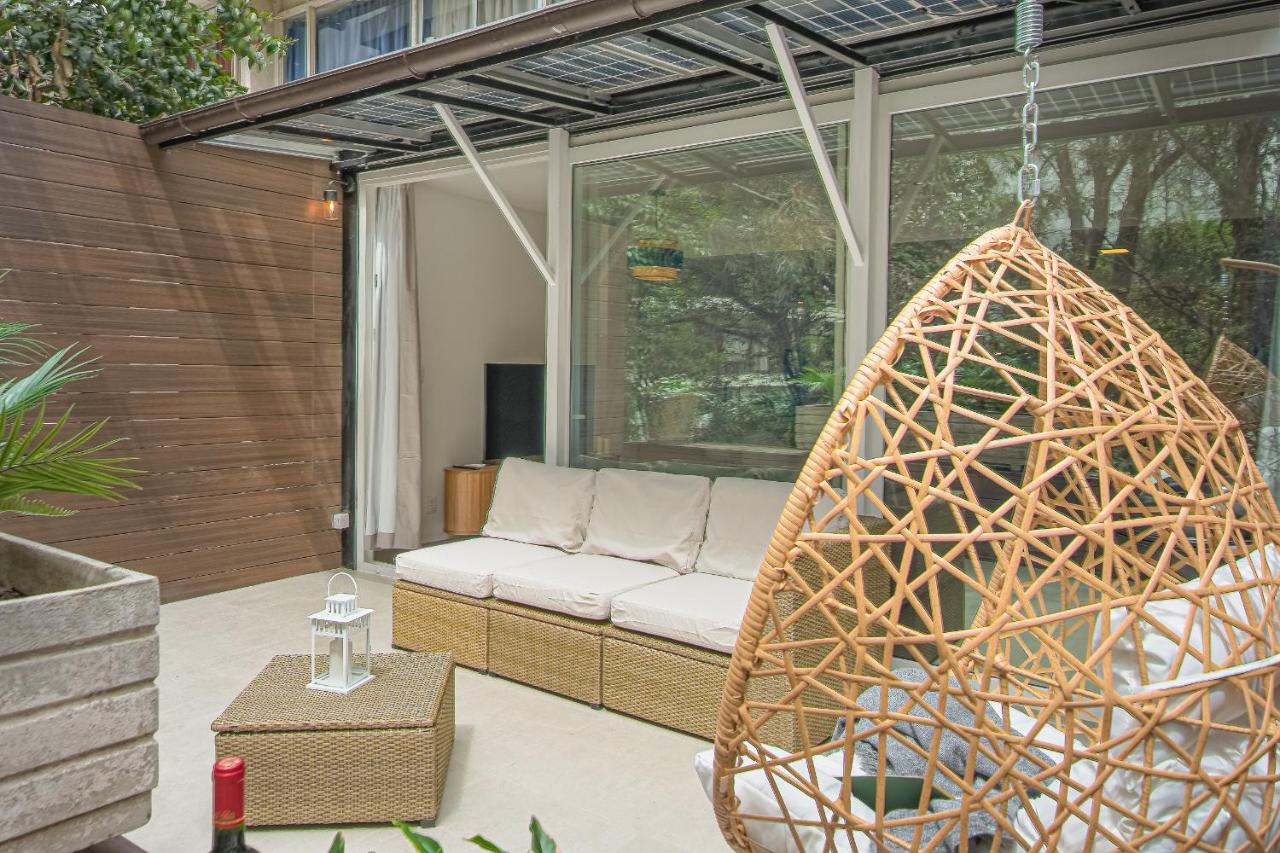 King-size bed with terrace and Air Conditioning!