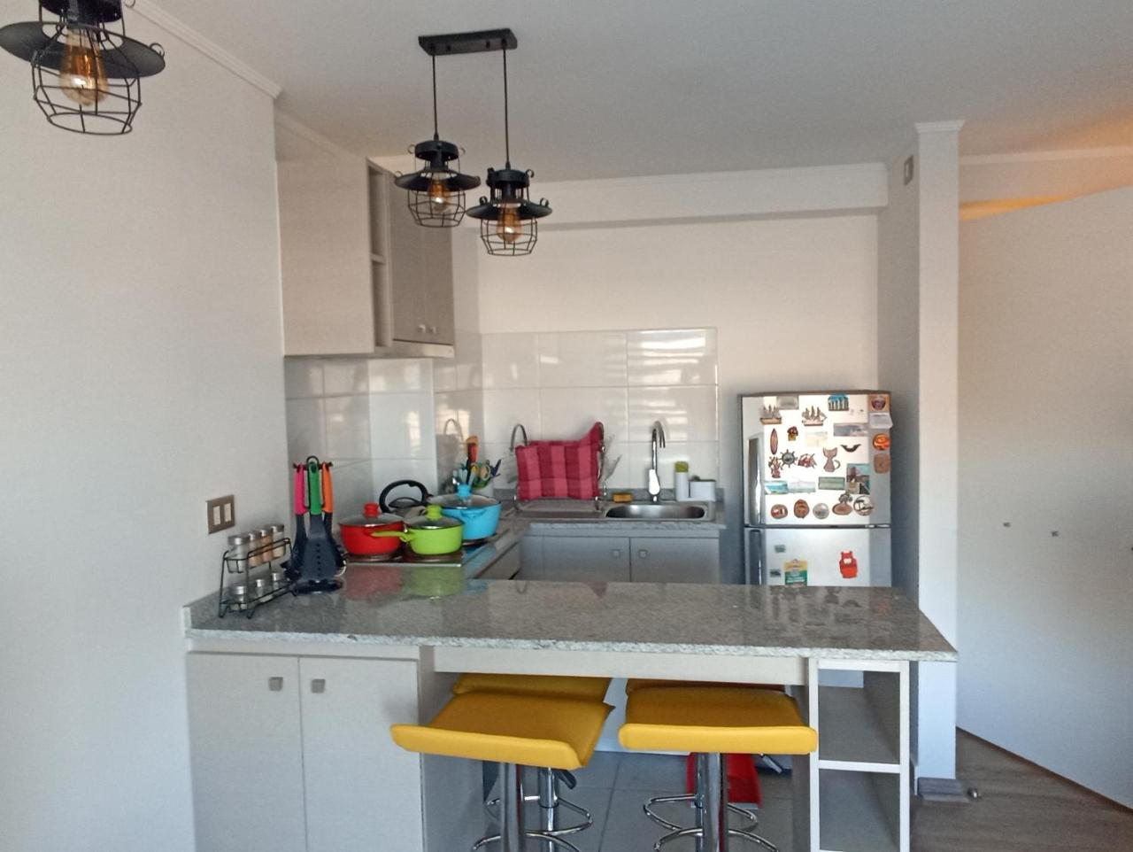 DESCANZA Y REALIZA TUS COMPRAS EN VALPARAISO Y VI�A