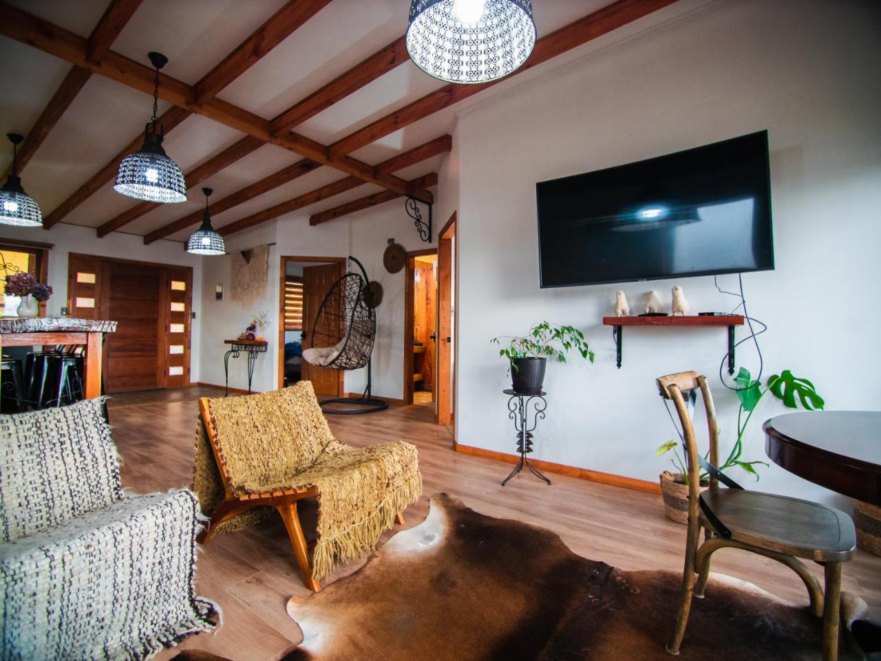 Caba�a rustica con vista al mar