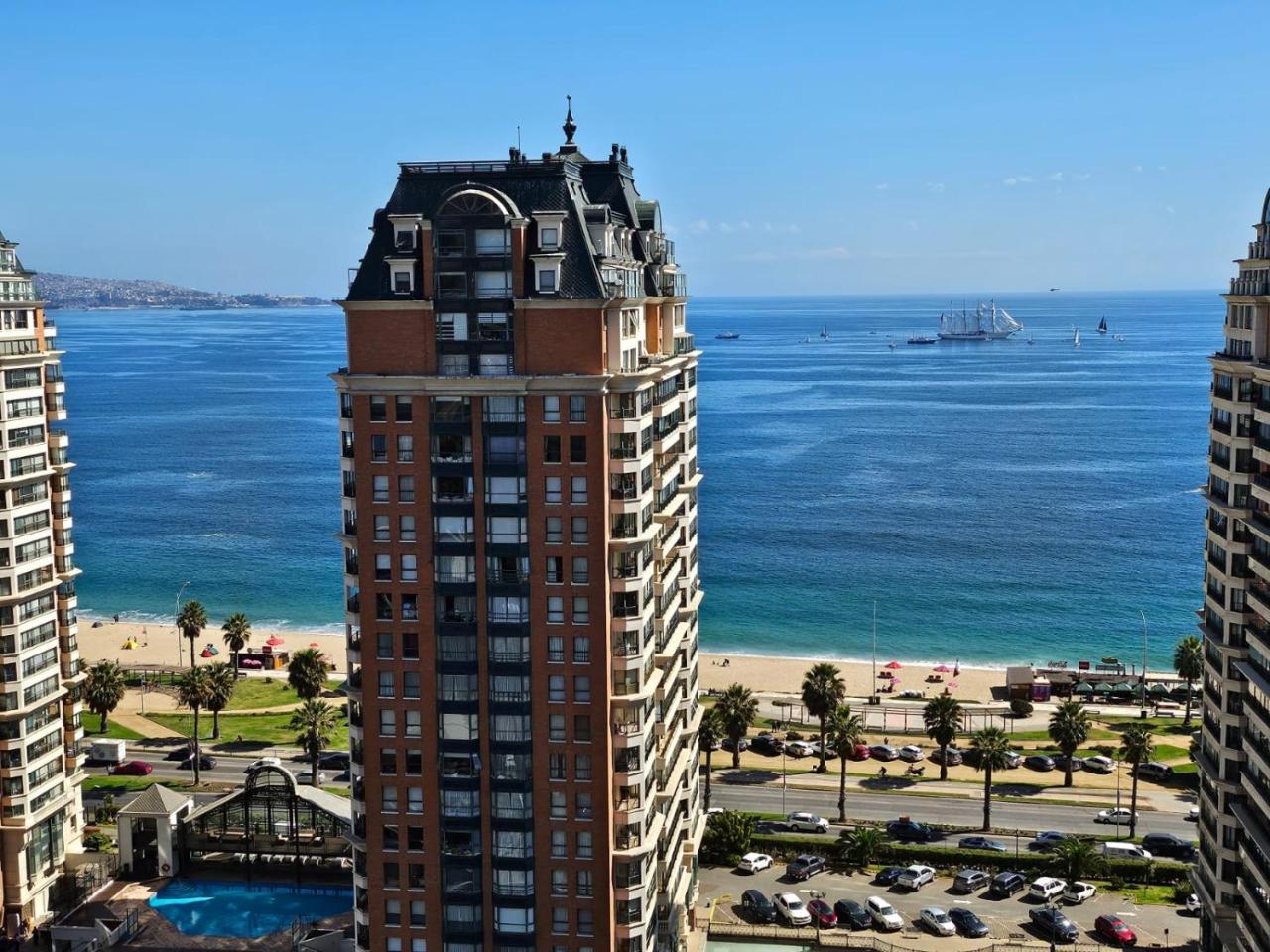 Vista al Mar y Atardecer