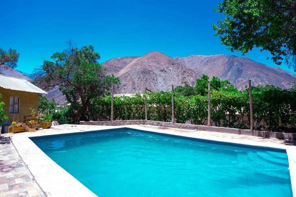 Oasis de tres habitaciones con piscina - 8 personas