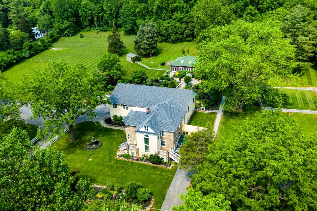 Image: Stone Manor Boutique Inn