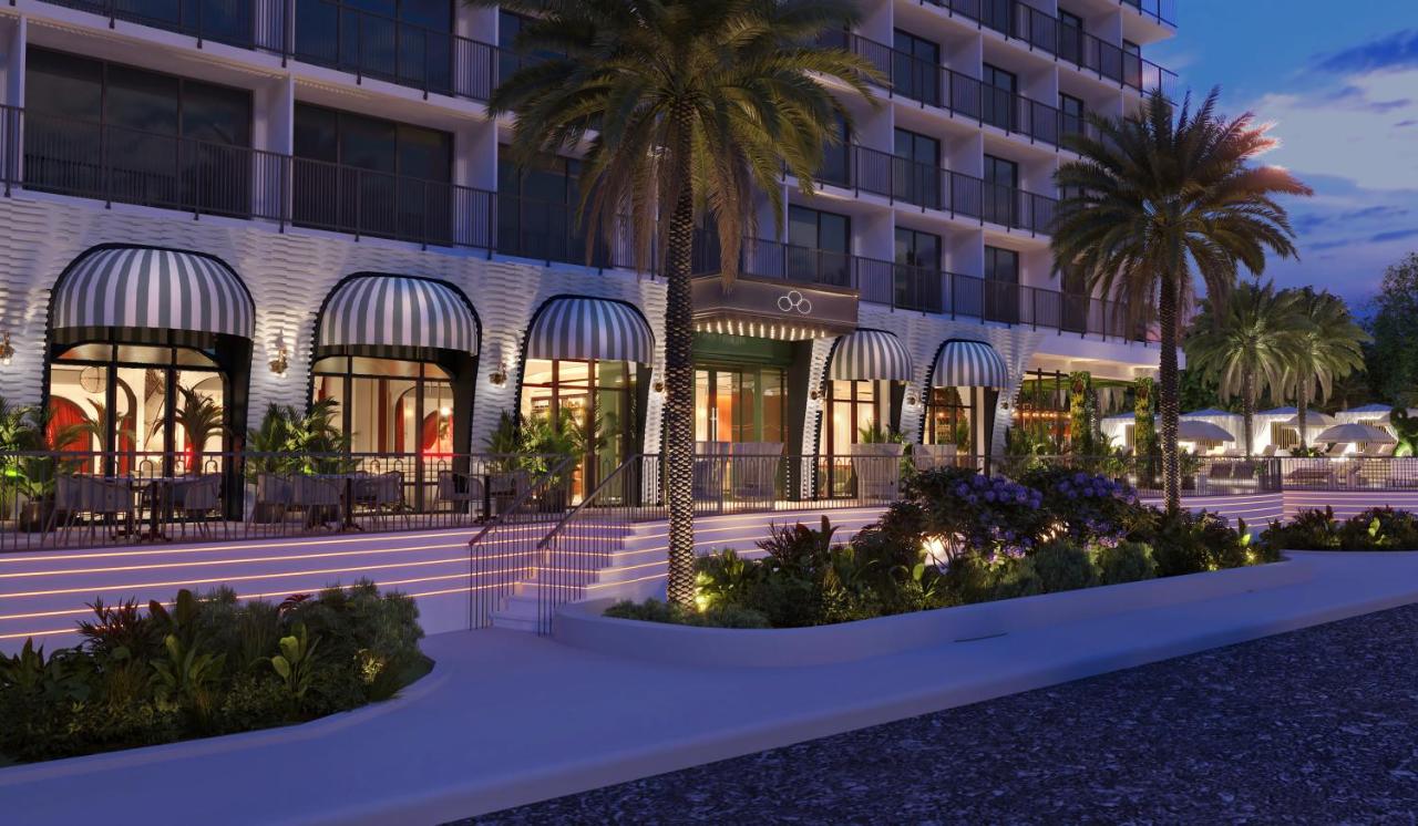 Image: Cirque St Armands Beachside