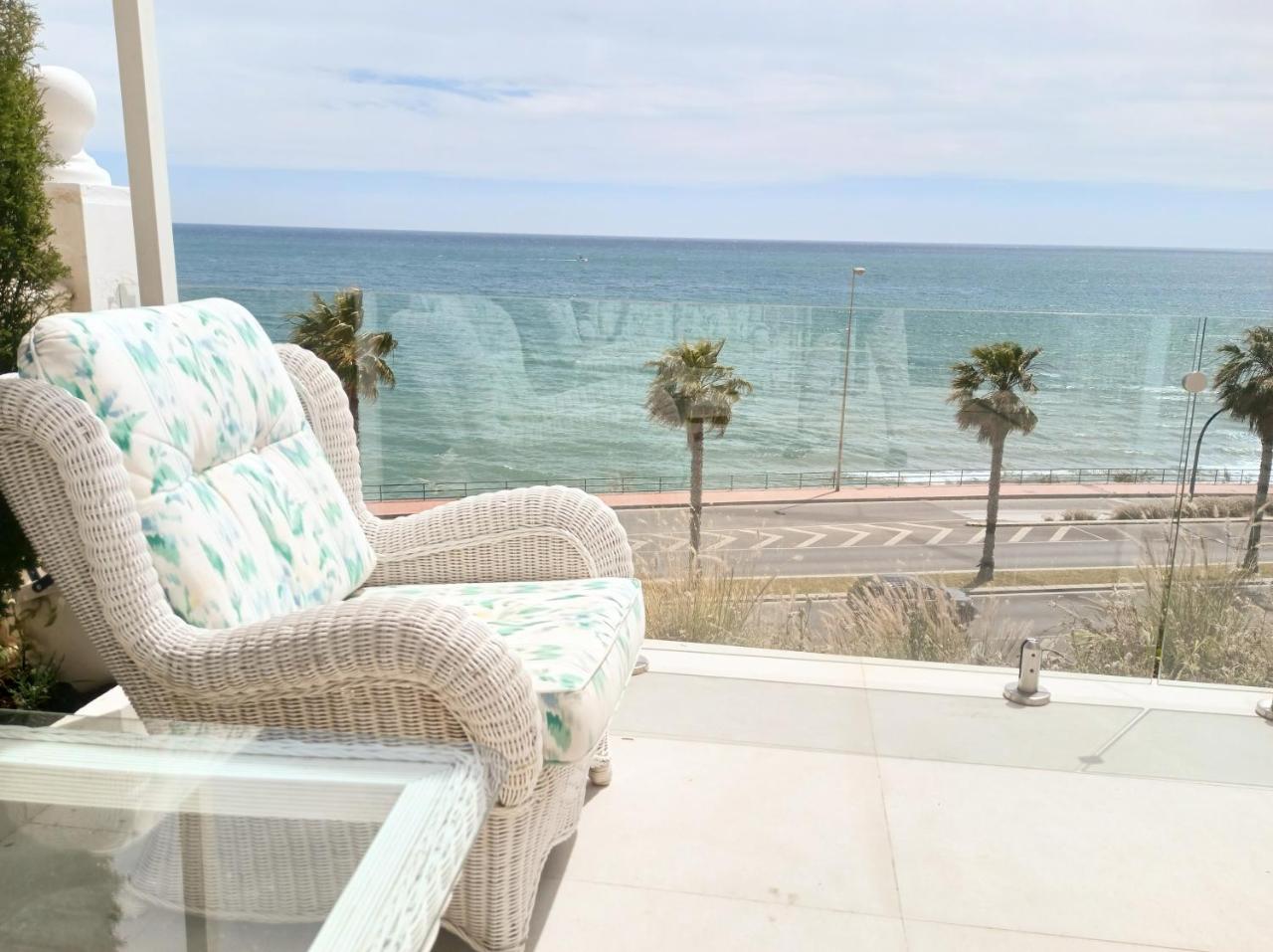 Image: Townhouse 4BR - Beachfront! - Pool - Best Location