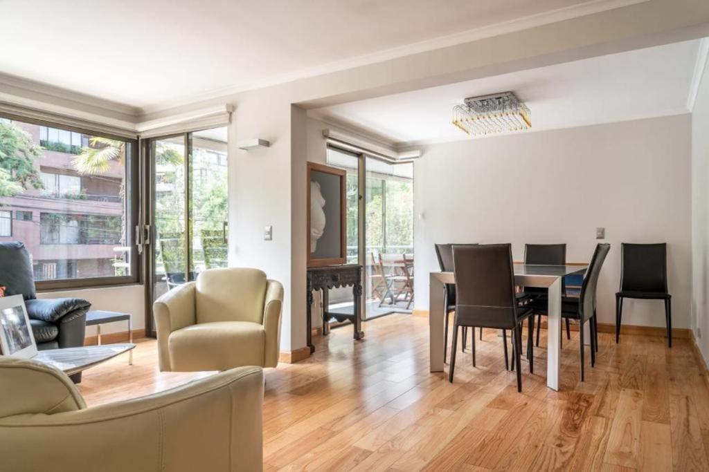 Se arrienda amplio departamento en Providencia