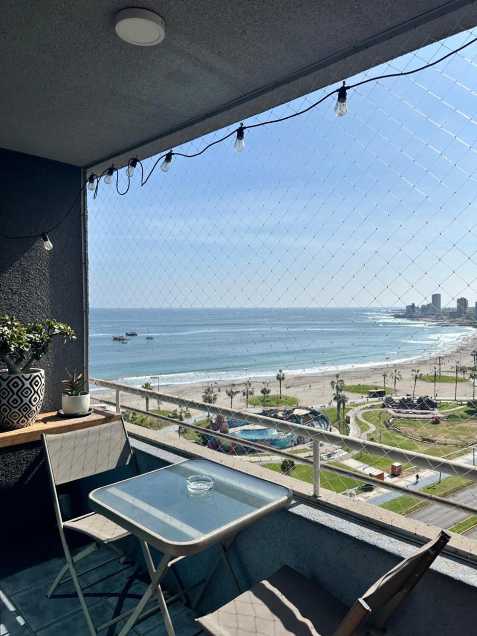 Frente al mar, zona exclusiva de Iquique