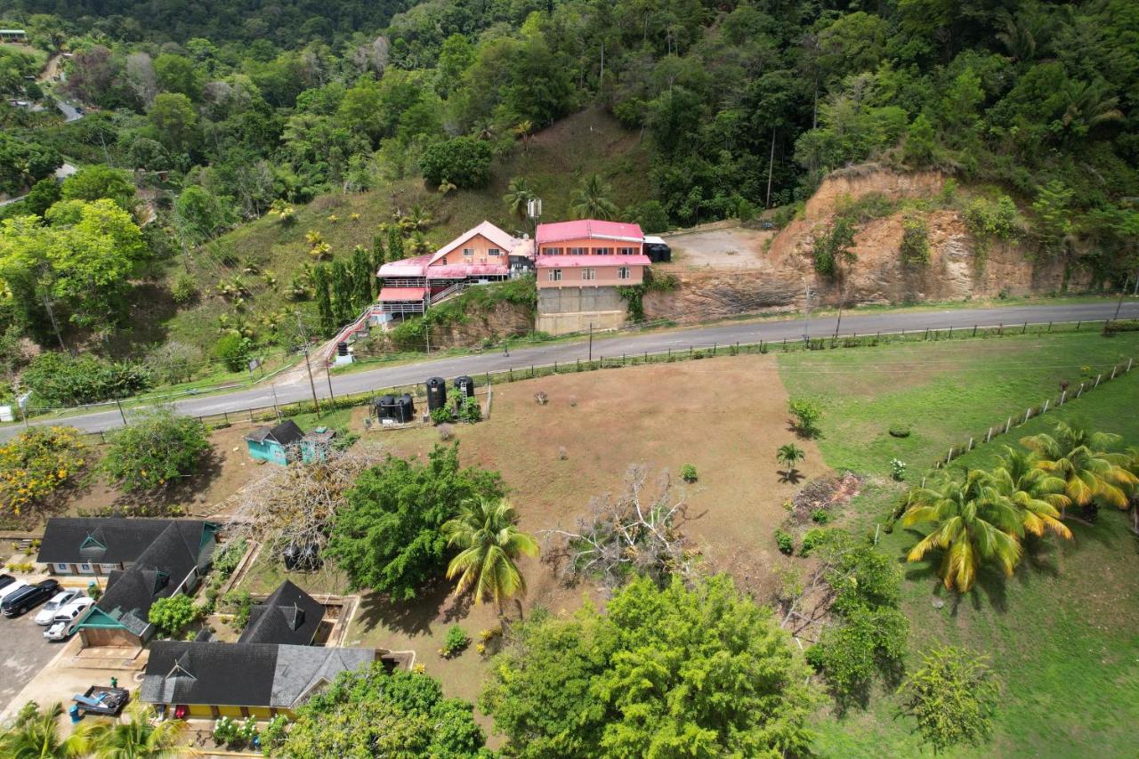Image: Las Cuevas Beach Lodge