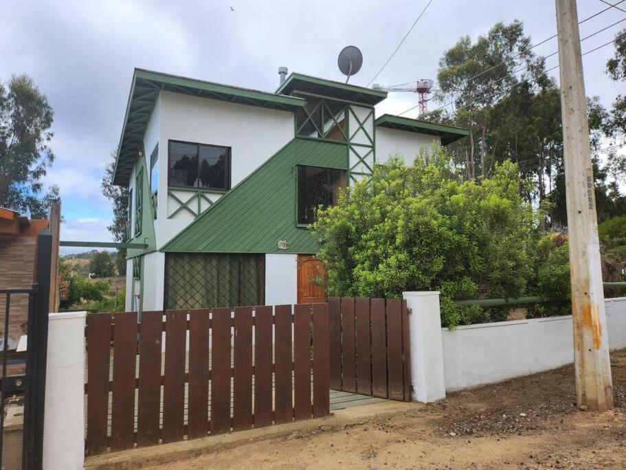 Amplia casa a pasos de Playa Cueva Pirata, Mirasol