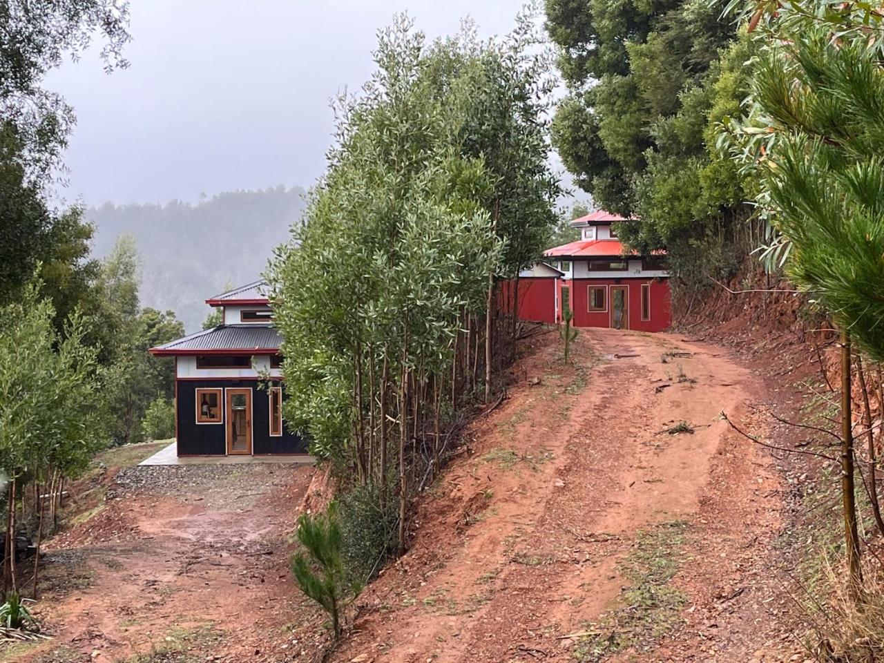 Caba�as japonesas en el bosque KURO y AKA