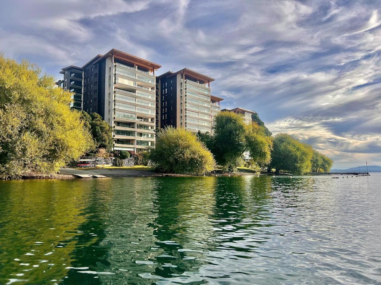 Parque Pinares, primera l�nea con acceso al lago