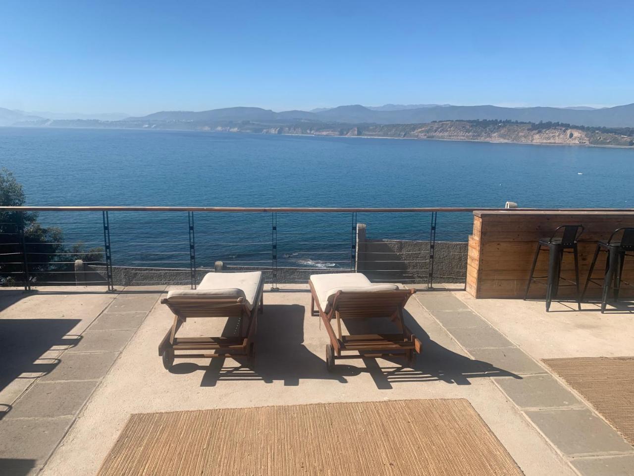 Casa con terraza y parrilla vista mar en Horc�n