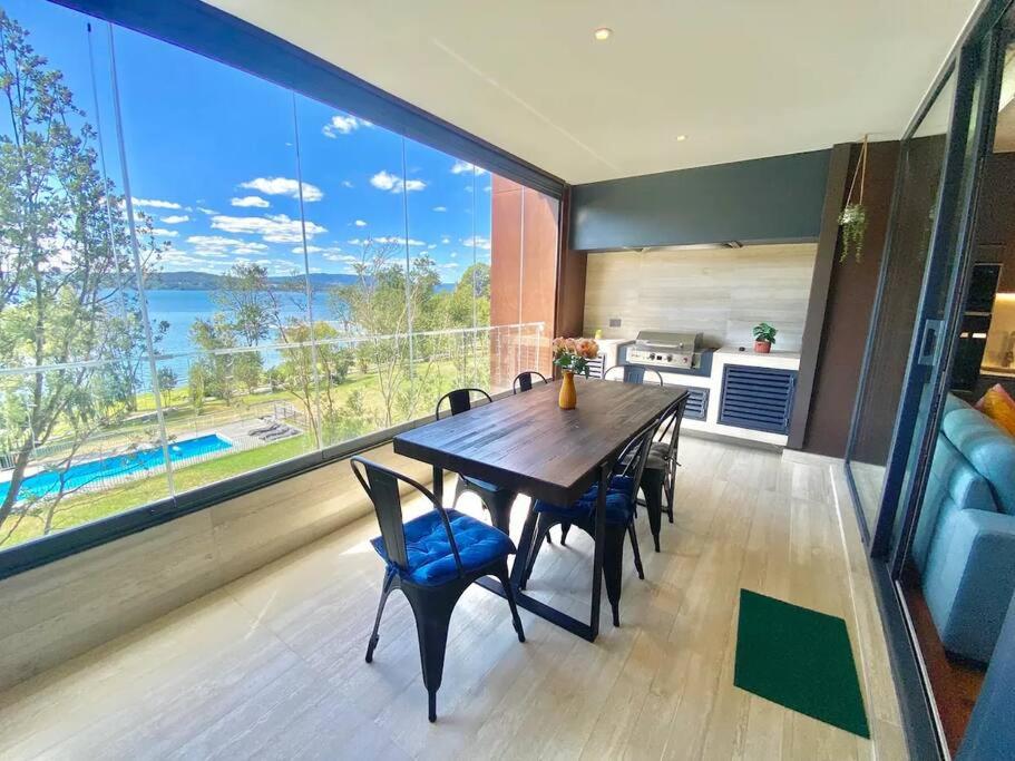 Departamento con vista al lago y playa exclusiva