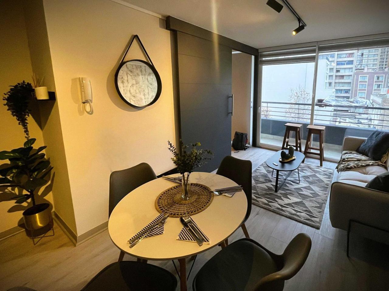 Nuevo y Moderno Depto 1D1B en Santiago Centro HOM